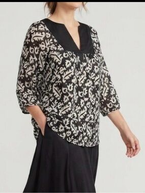 Studio M Silk Velvet Black Cream Blouse Size Medium